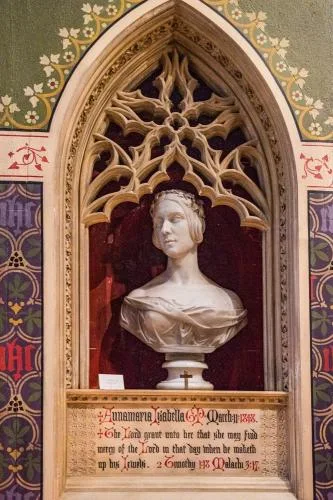 Isabella Parry memorial bust