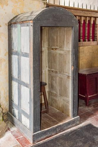 18th-century clergyman's hudd