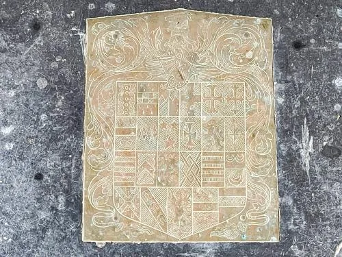 Greville brass, coat of arms