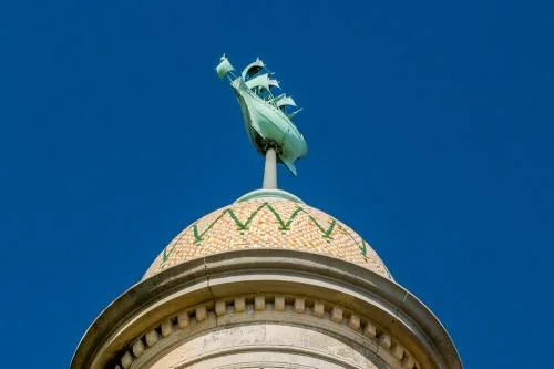 The memorial's dome and Mayflower weather vane