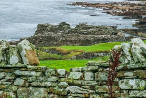 Approaching the broch