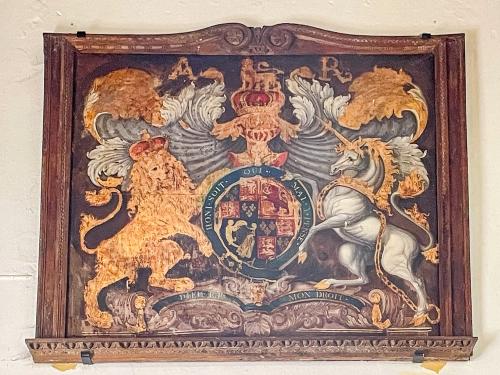 Queen Anne royal coat of arms