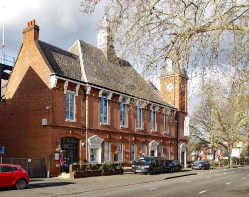 Mitcham Vestry Hall (c) Des Blenkinsopp