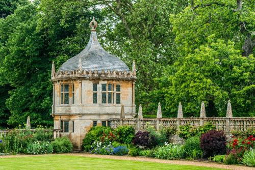 Lord Curzon's garden pavilion