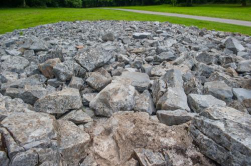 The tapering cairn tail