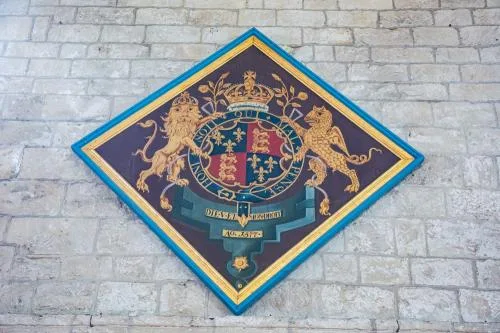 1577 royal coat of arms