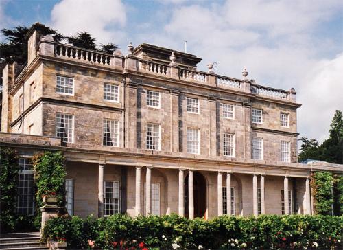 Saint Hill Manor (c) Stephen Richards