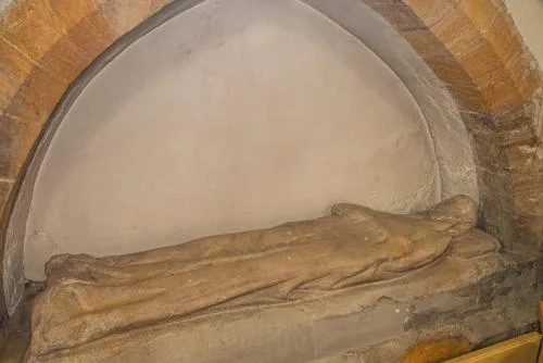 13th-century effigy of a nun