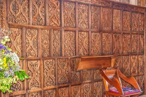 The Tudor screen
