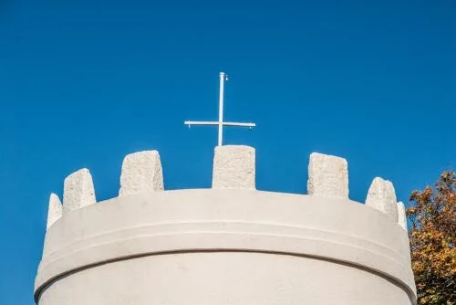 The castellated roof of the Roundhouse