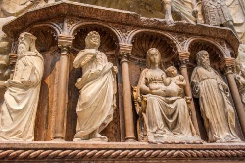 Italian Renaissance memorial sculpture