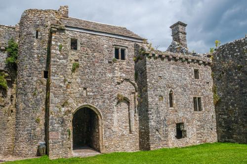 15th-century east block