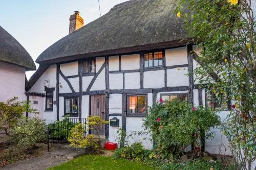 Thatched cottage on Church Lane