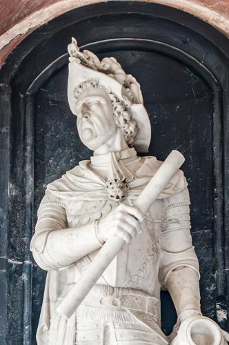 A closer look at the Holmes sculpture