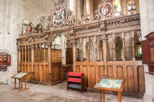 Carolean carved screen