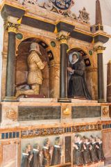 Sir Wm Garrard memorial (1607)