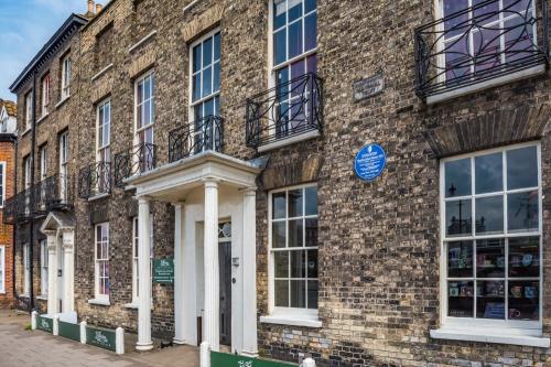Elizabethan House Museum entrance