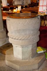 12th-century tub font