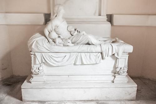 Duchess Georgiana memorial (c) Richard Croft