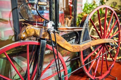1842 Kirkpatrick Macmillan treadle-powered cycle