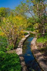 A sinuous water feature