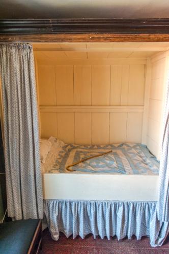 The box bed where Carlyle was born