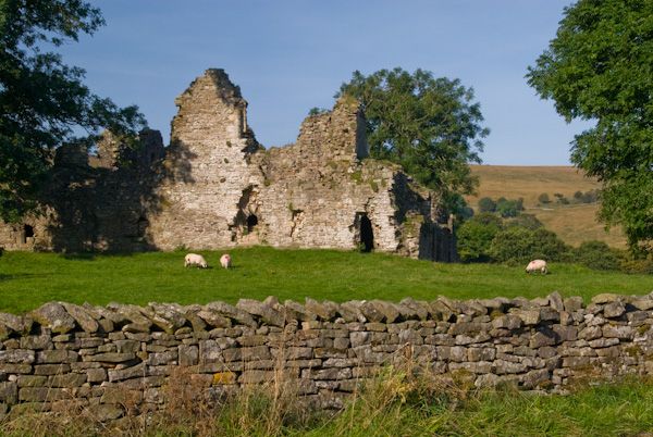 Pendragon Castle photo, Pendragon Castle