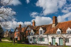 Cottages by the village green in Stanford-in-the-Vale